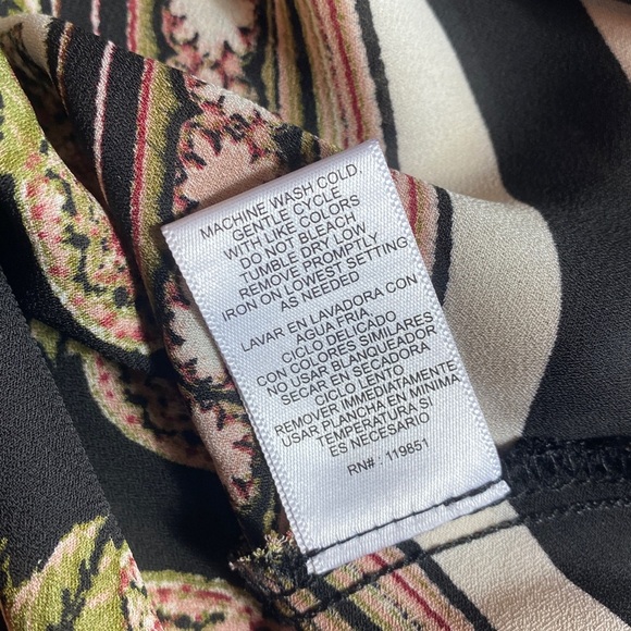 HeartSoul Black and Pink Floral Blouse 🆕 - Picture 12 of 13